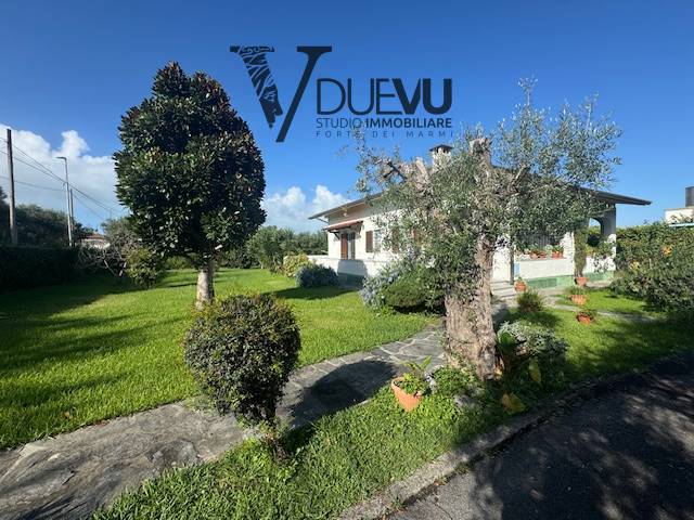casa indipendente in vendita a Seravezza in zona Ripa