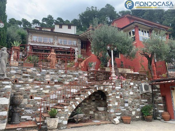casa indipendente in vendita a Seravezza