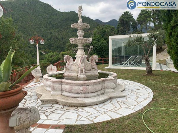 casa indipendente in vendita a Seravezza