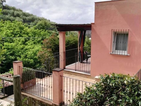 casa indipendente in vendita a Seravezza in zona Ripa