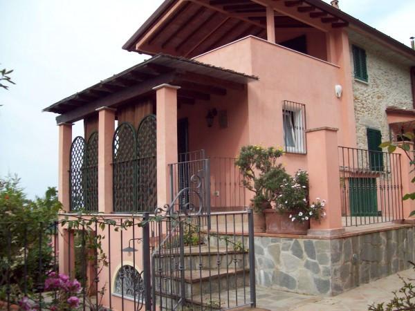 casa indipendente in vendita a Seravezza