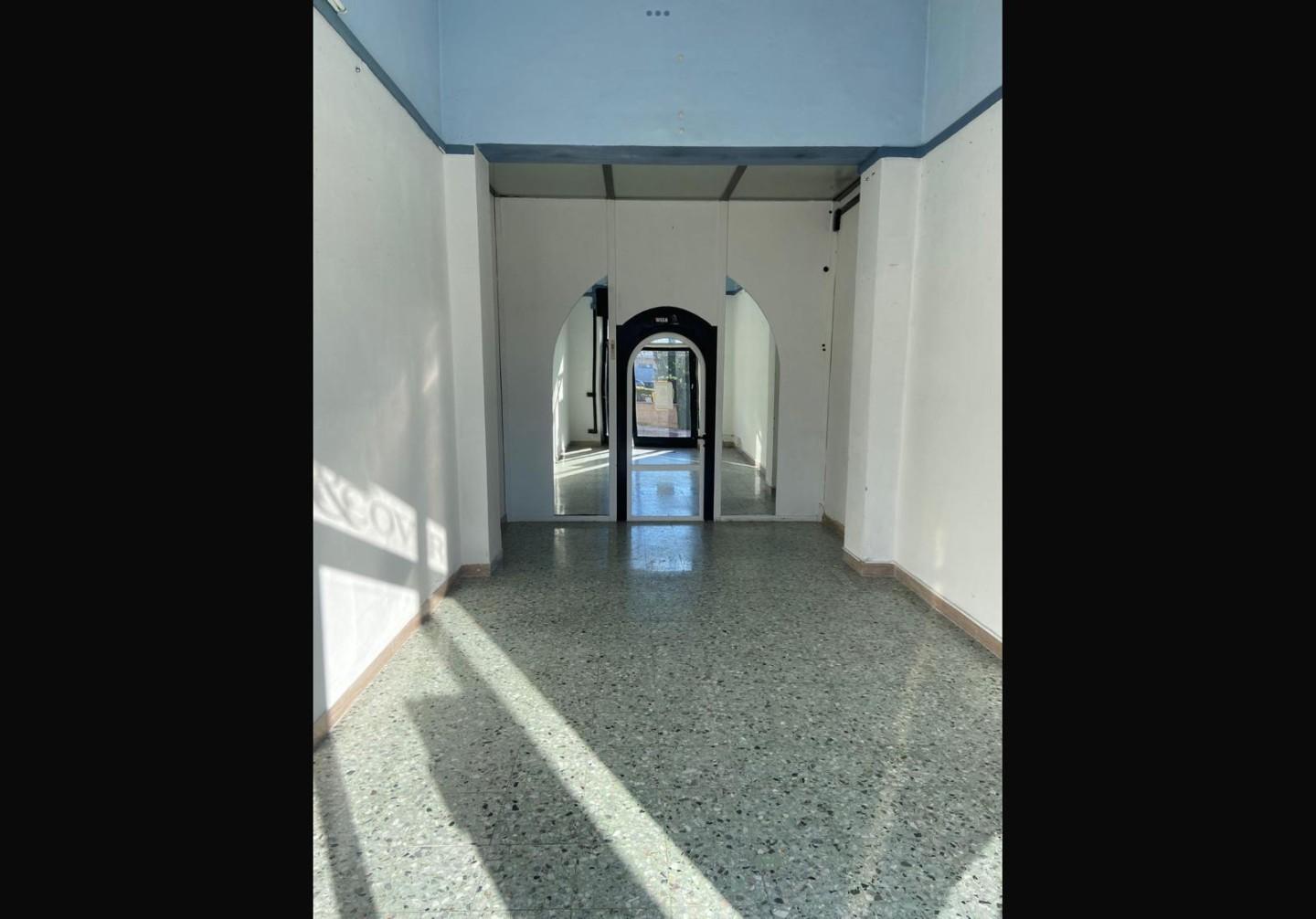 locale commerciale in vendita a Seravezza in zona Querceta