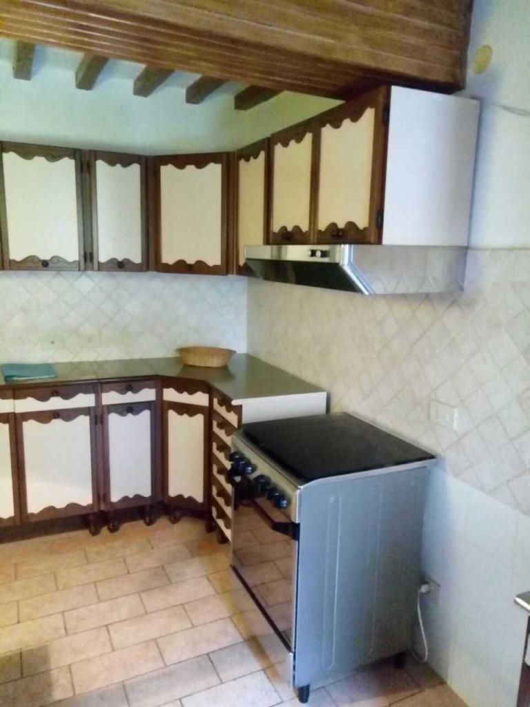 appartamento in vendita a Seravezza in zona Azzano