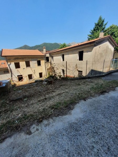 quadrivano in vendita a Seravezza