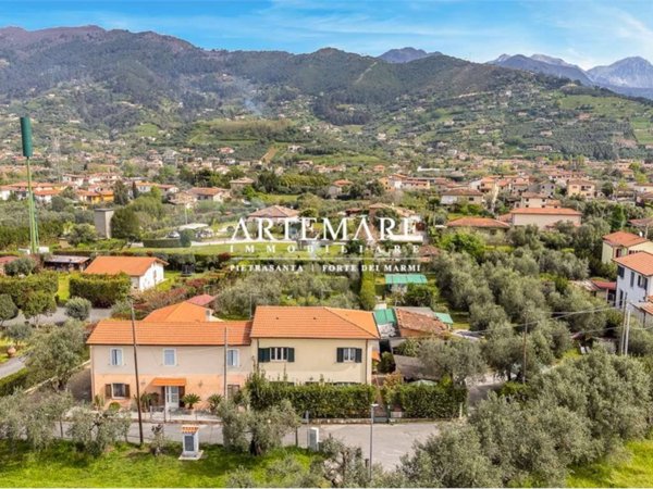 casa indipendente in vendita a Seravezza in zona Ripa