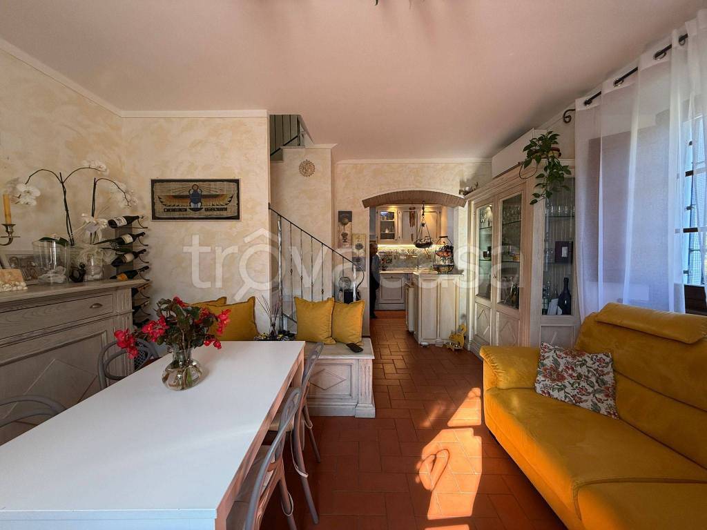 casa indipendente in vendita a Seravezza