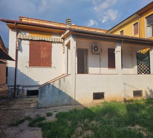 casa indipendente in vendita a Seravezza in zona Querceta