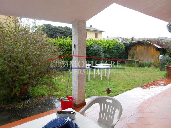 casa indipendente in vendita a Seravezza in zona Querceta