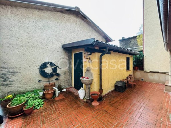 casa indipendente in vendita a Seravezza in zona Basati