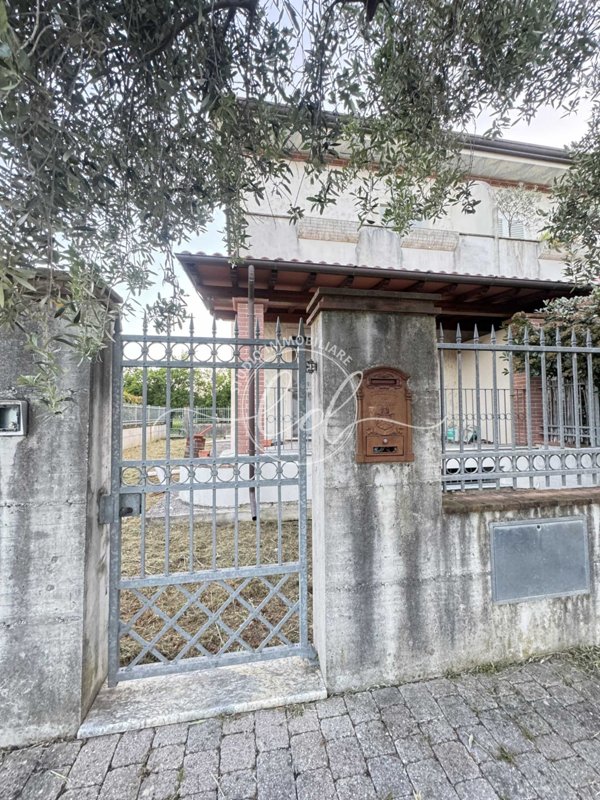 casa indipendente in vendita a Seravezza