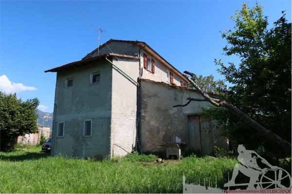casa indipendente in vendita a Seravezza in zona Querceta