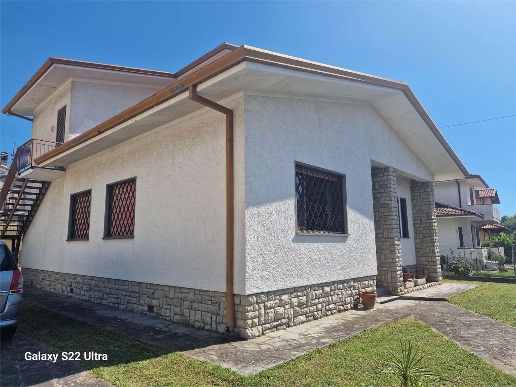 casa indipendente in vendita a Seravezza in zona Pozzi