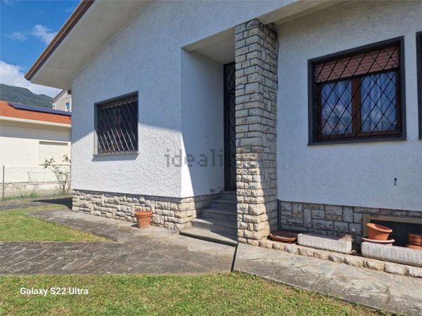 casa indipendente in vendita a Seravezza in zona Pozzi