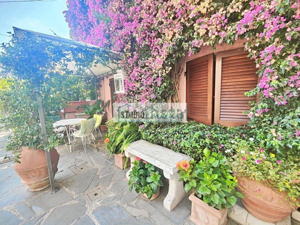 casa indipendente in vendita a Seravezza