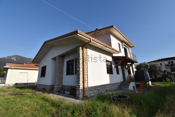 casa indipendente in vendita a Seravezza in zona Pozzi