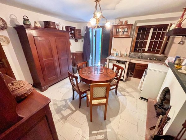 casa indipendente in vendita a Seravezza