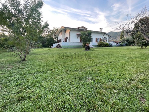 casa indipendente in vendita a Seravezza