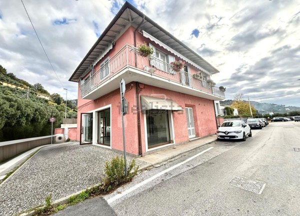 appartamento in vendita a Seravezza in zona Ripa