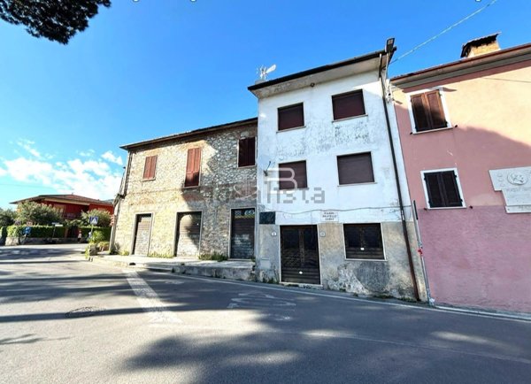 casa indipendente in vendita a Seravezza in zona Pozzi