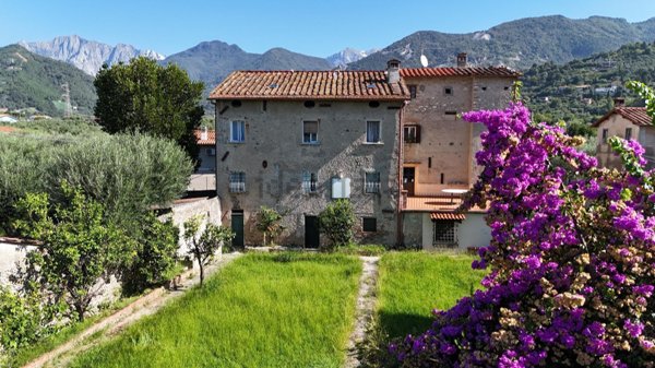 attico in vendita a Seravezza in zona Pozzi