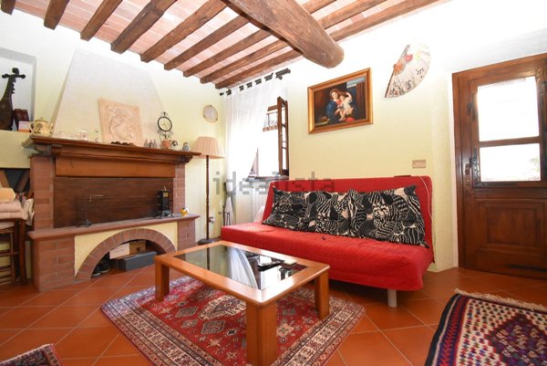 casa indipendente in vendita a Seravezza in zona Pozzi