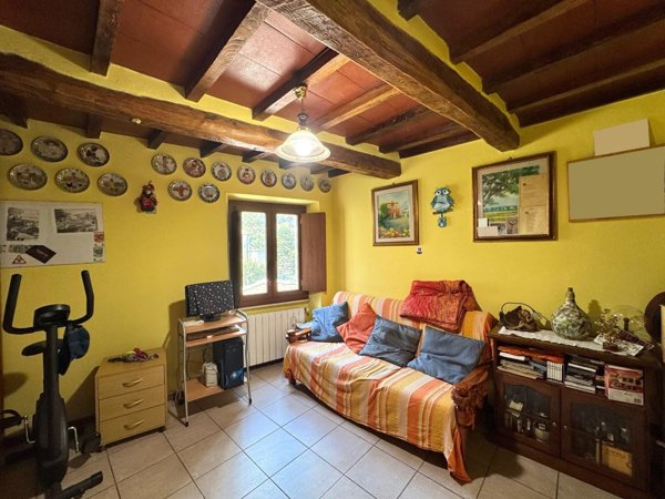 casa indipendente in vendita a Seravezza