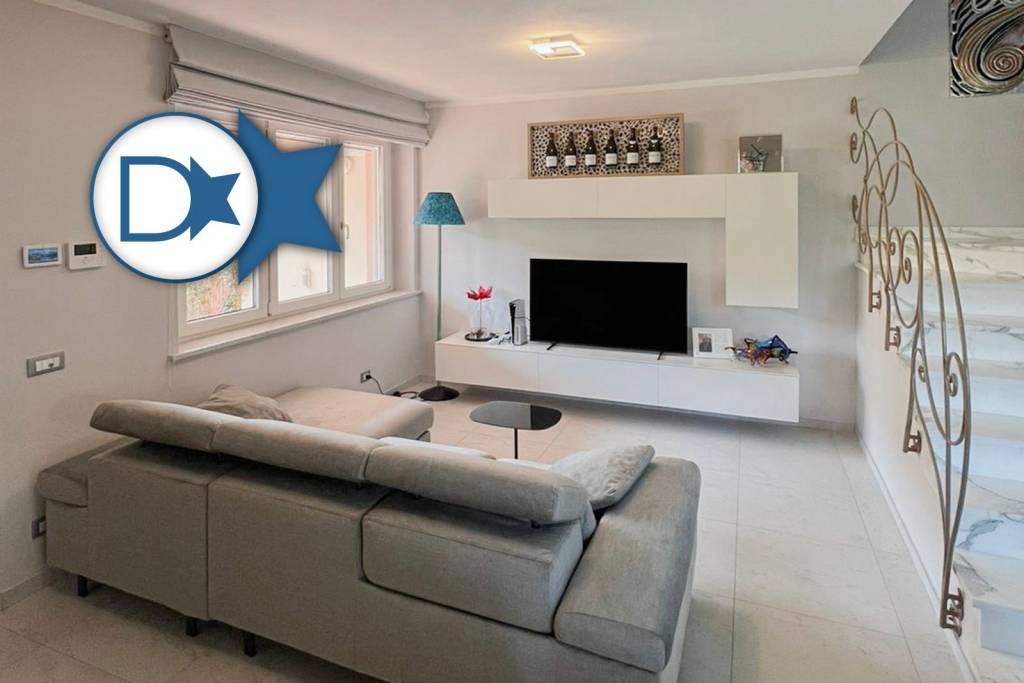 casa indipendente in vendita a Seravezza in zona Pozzi