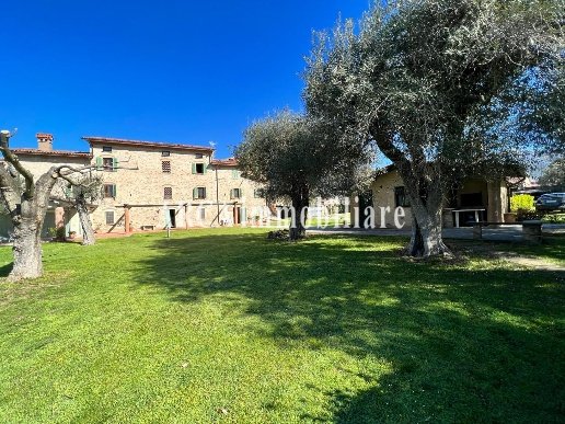 casa indipendente in vendita a Seravezza in zona Querceta