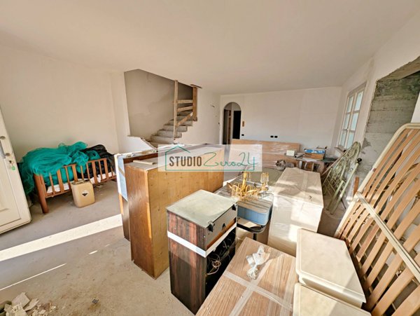 casa indipendente in vendita a Seravezza in zona Querceta