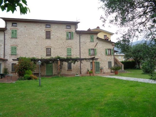 casa indipendente in vendita a Seravezza in zona Querceta