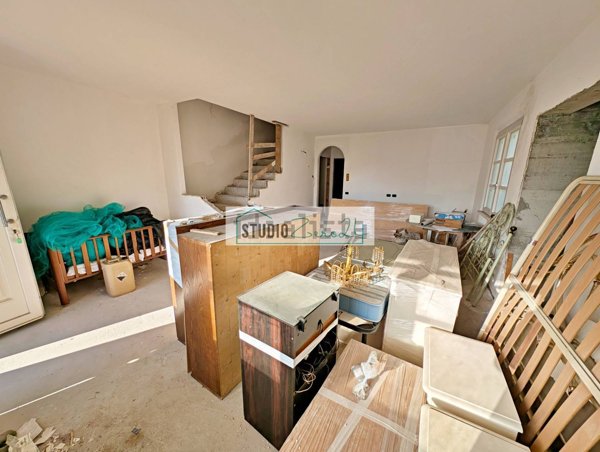 casa indipendente in vendita a Seravezza in zona Querceta