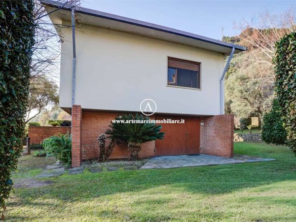 casa indipendente in vendita a Seravezza in zona Ripa