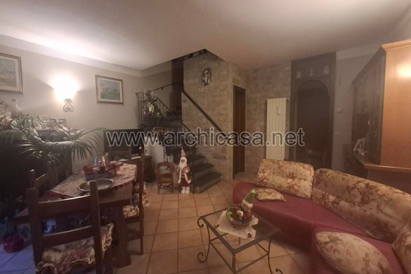 casa indipendente in vendita a Seravezza