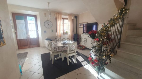 casa indipendente in vendita a Seravezza