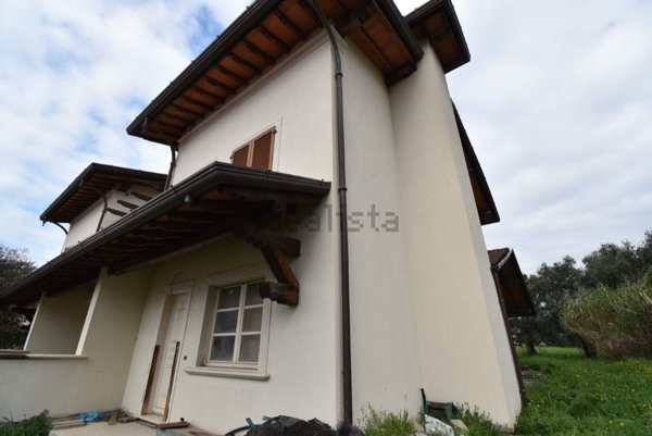 casa indipendente in vendita a Seravezza in zona Querceta
