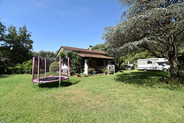 casa indipendente in vendita a Seravezza