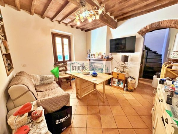 casa indipendente in vendita a Seravezza