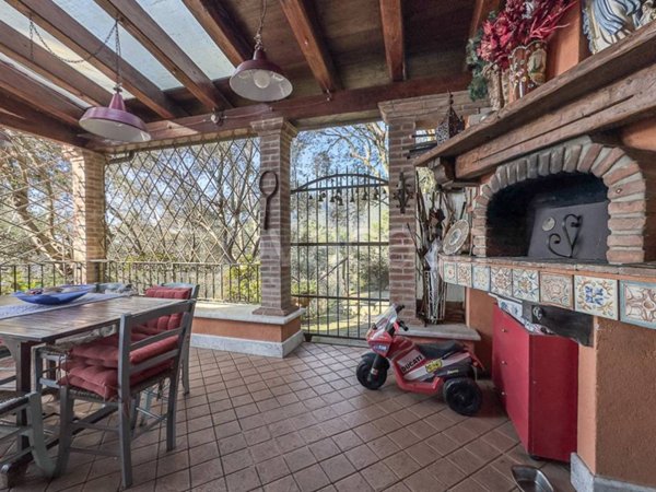 casa indipendente in vendita a Seravezza