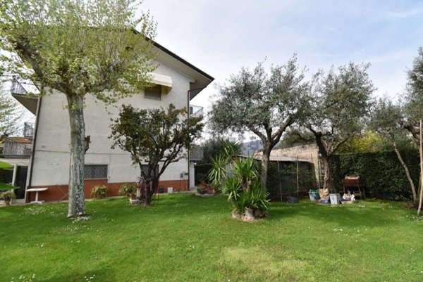 casa indipendente in vendita a Seravezza in zona Querceta