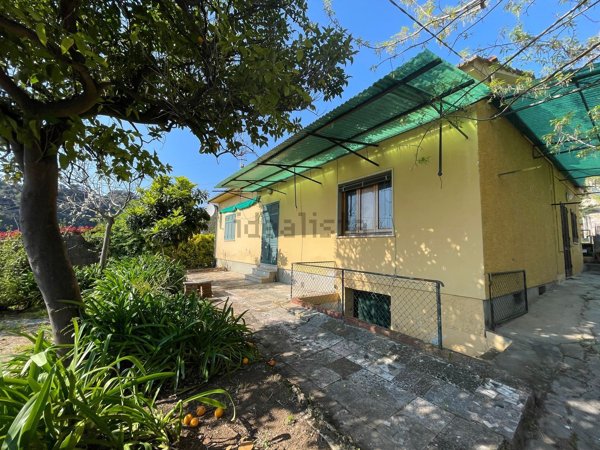 casa indipendente in vendita a Seravezza