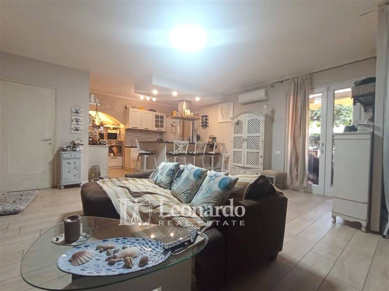 casa indipendente in vendita a Seravezza in zona Pozzi