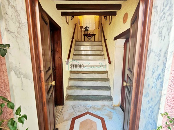 casa indipendente in vendita a Seravezza in zona Pozzi