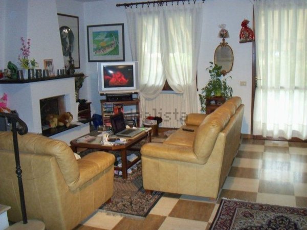 casa indipendente in vendita a Seravezza