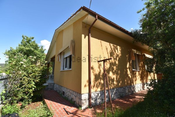 casa indipendente in vendita a Seravezza in zona Ripa