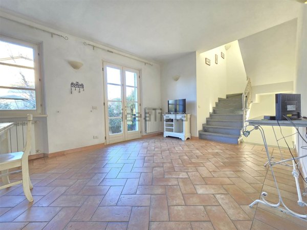 casa indipendente in vendita a Seravezza