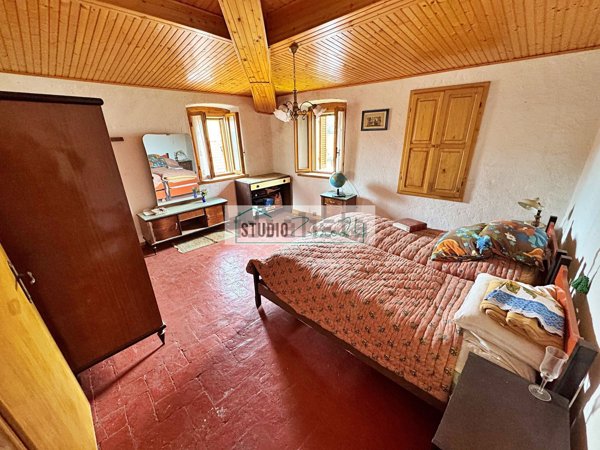 casa semindipendente in vendita a Seravezza in zona Pozzi