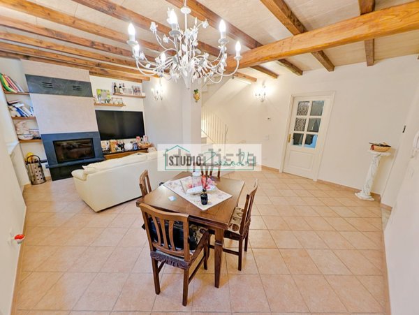 casa indipendente in vendita a Seravezza in zona Querceta