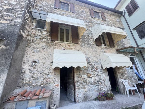 casa indipendente in vendita a Seravezza