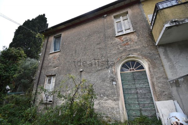 quadrivano in vendita a Seravezza in zona Ripa