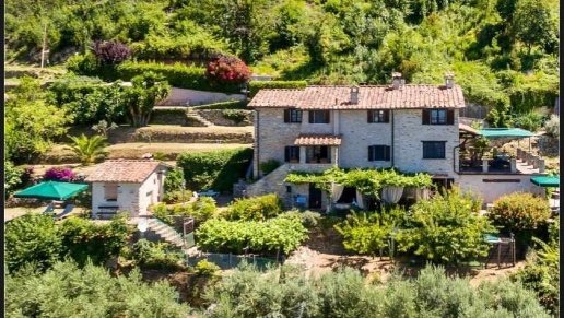 casa indipendente in vendita a Seravezza